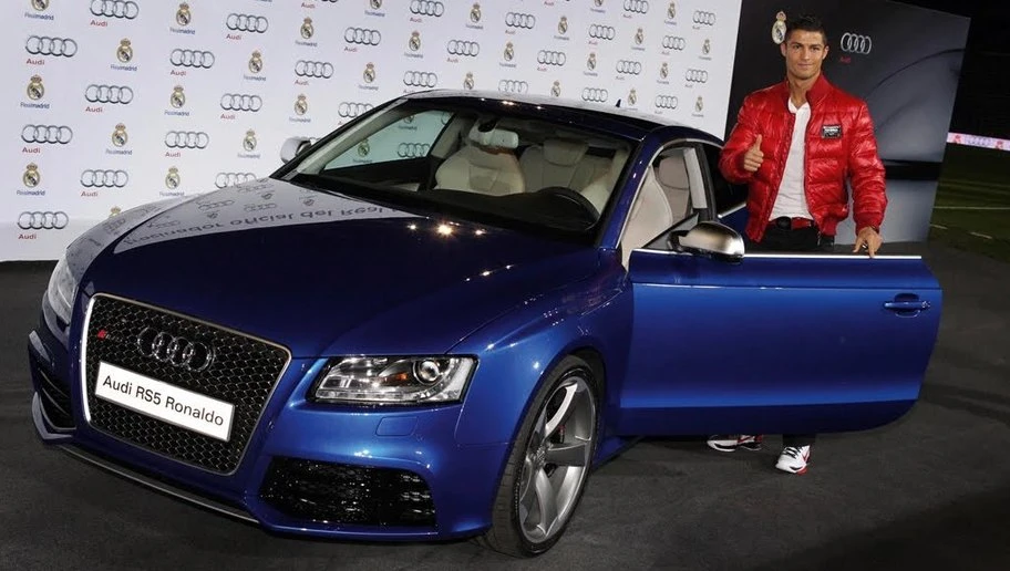 Choáng váng với dàn siêu xe của Cristiano Ronaldo ảnh 19